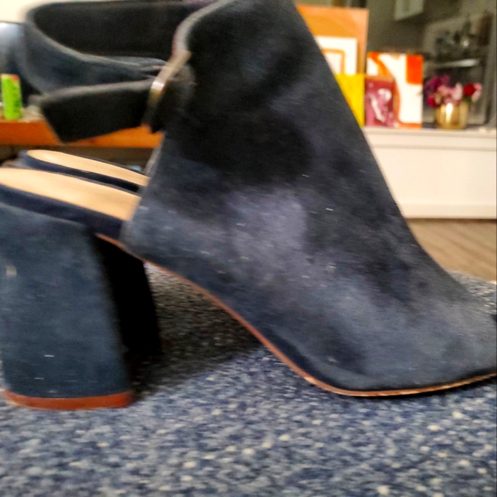 Size 7 Nine West Blue Suede Sandals